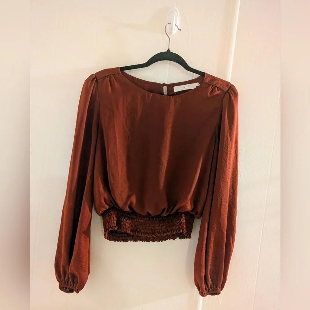 Astr Brown and Red Puff Sleeve Blouse Relaxed Smocked